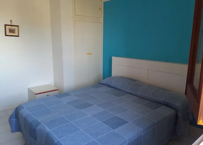 아파트 The House On The *